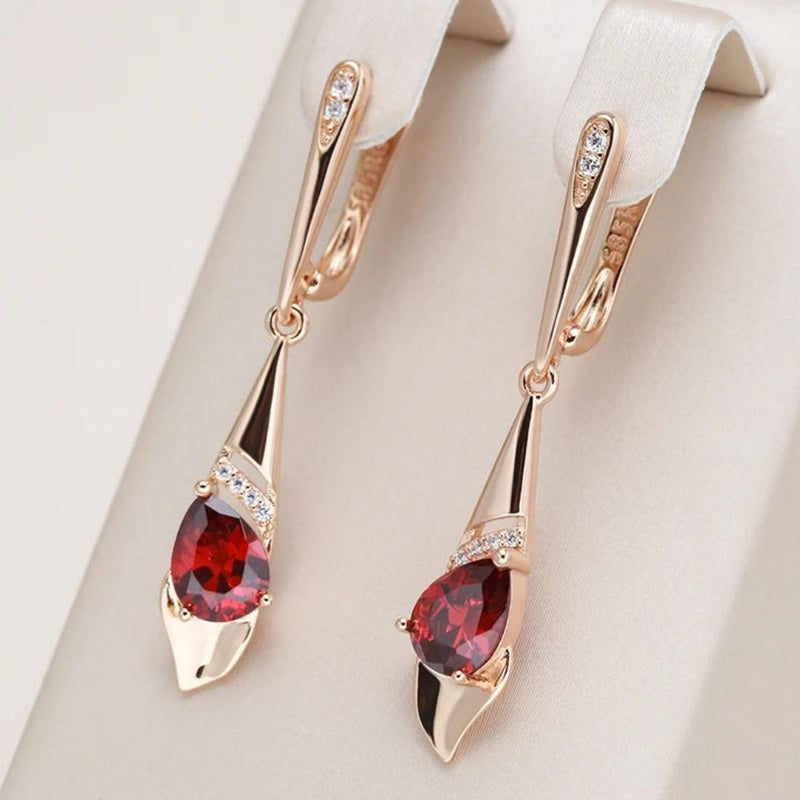 Beautiful Gold Pendant with Unique Style