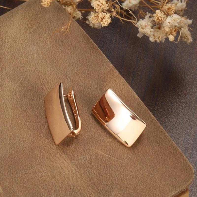 Stunning Gold Earring for Daily Wear