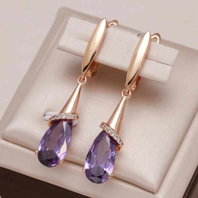 Romantic Gold Earring for Special Moments