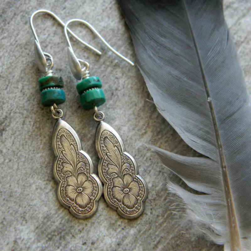 Charming Silver Earring for Any Occasion