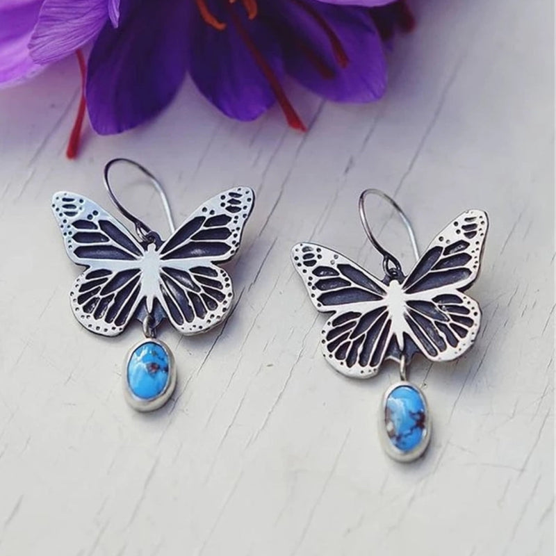 Charming Silver Earring for Any Occasion