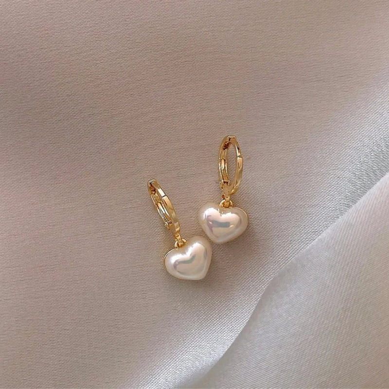 Classic Pearl Earring with Timeless Appeal
