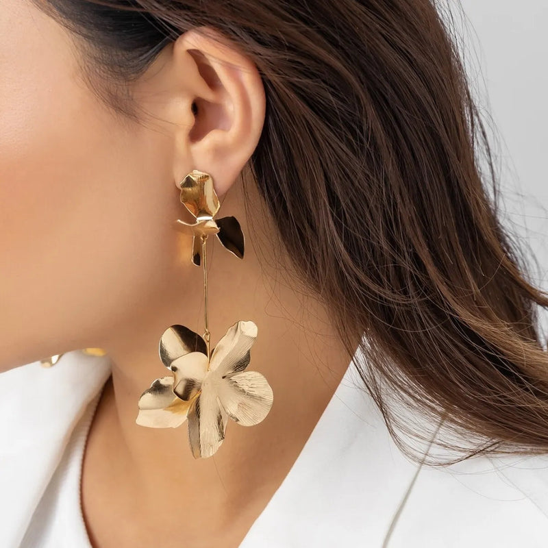 Beautiful Gold Earring with Unique Style