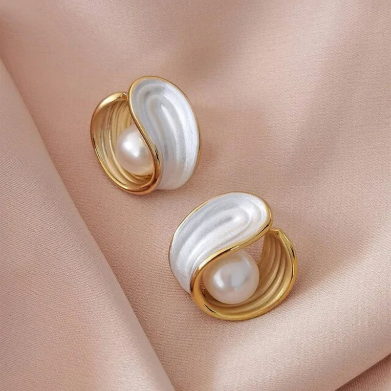Vintage Handmade Gold Earring