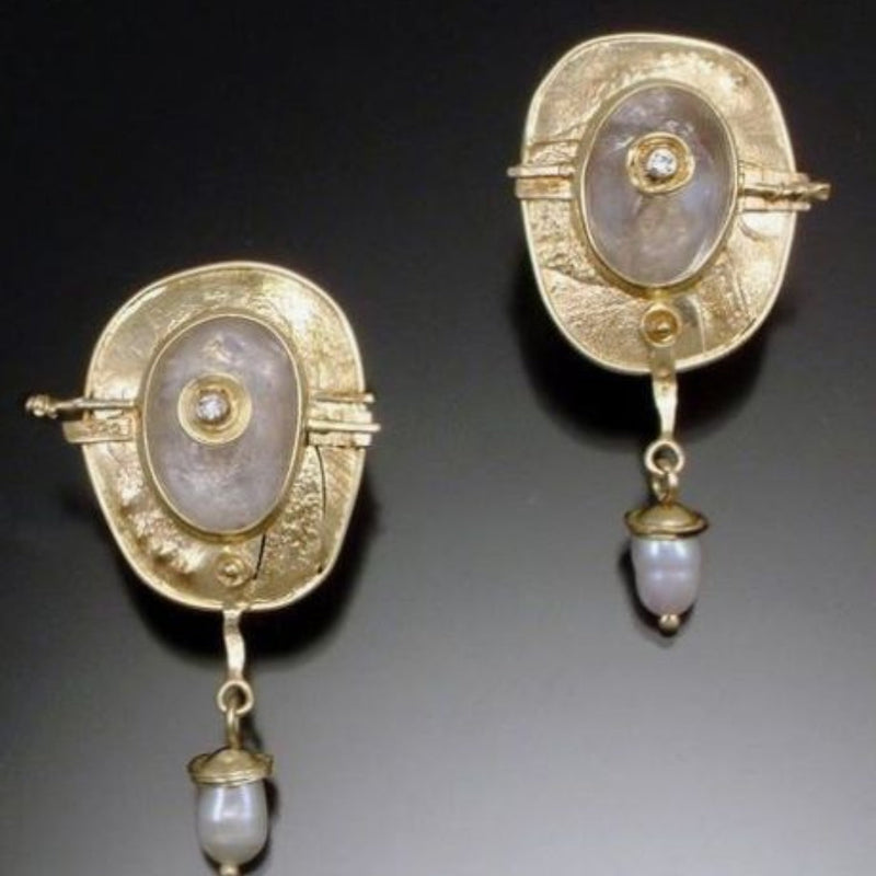 Stunning Gold Earring for Daily Wear