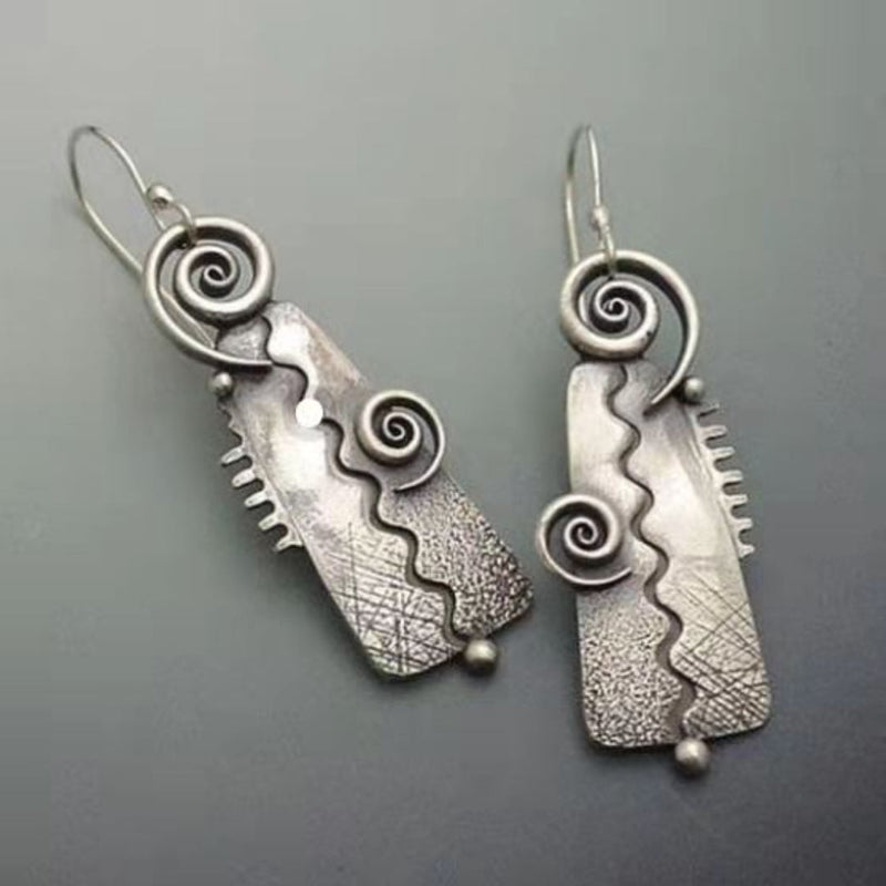 Romantic Silver Earring for Special Moments