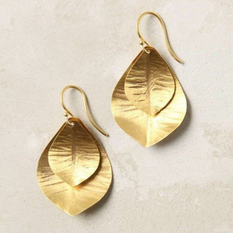 Charming Gold Earring for Any Occasion