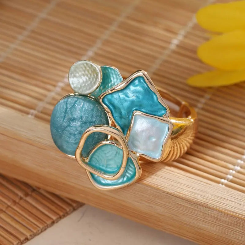 Charming Gold Ring for Any Occasion