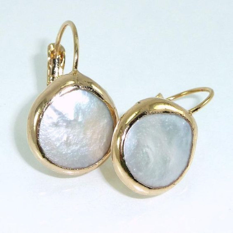 Beautiful Gold Earring with Unique Style