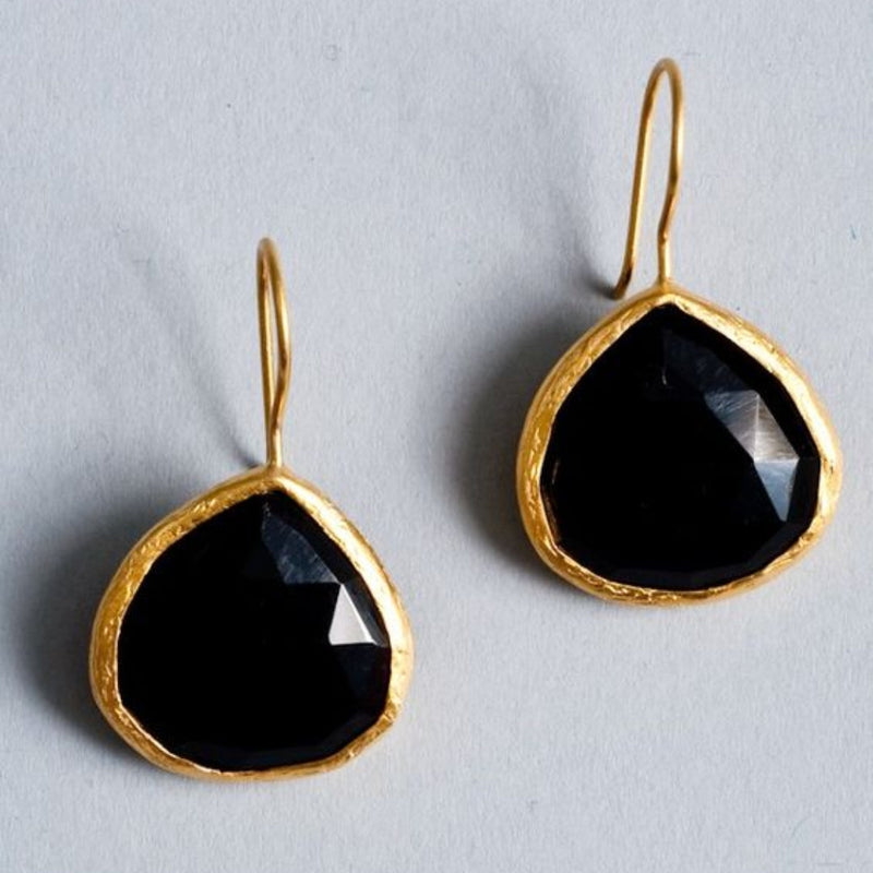 Charming Gold Earring for Any Occasion