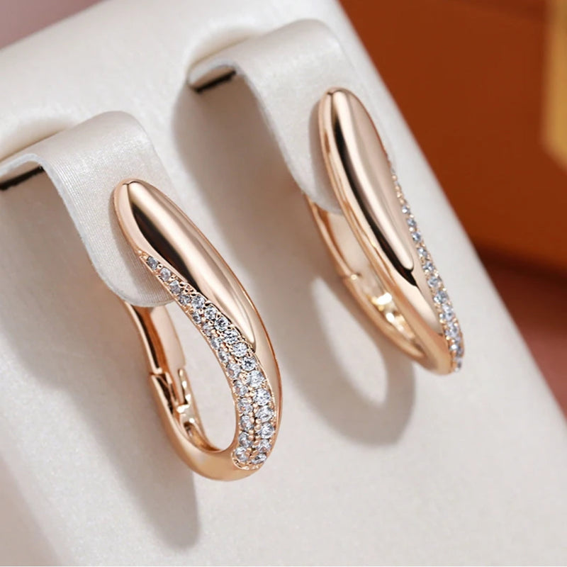 Classic Gold Earring with Timeless Appeal