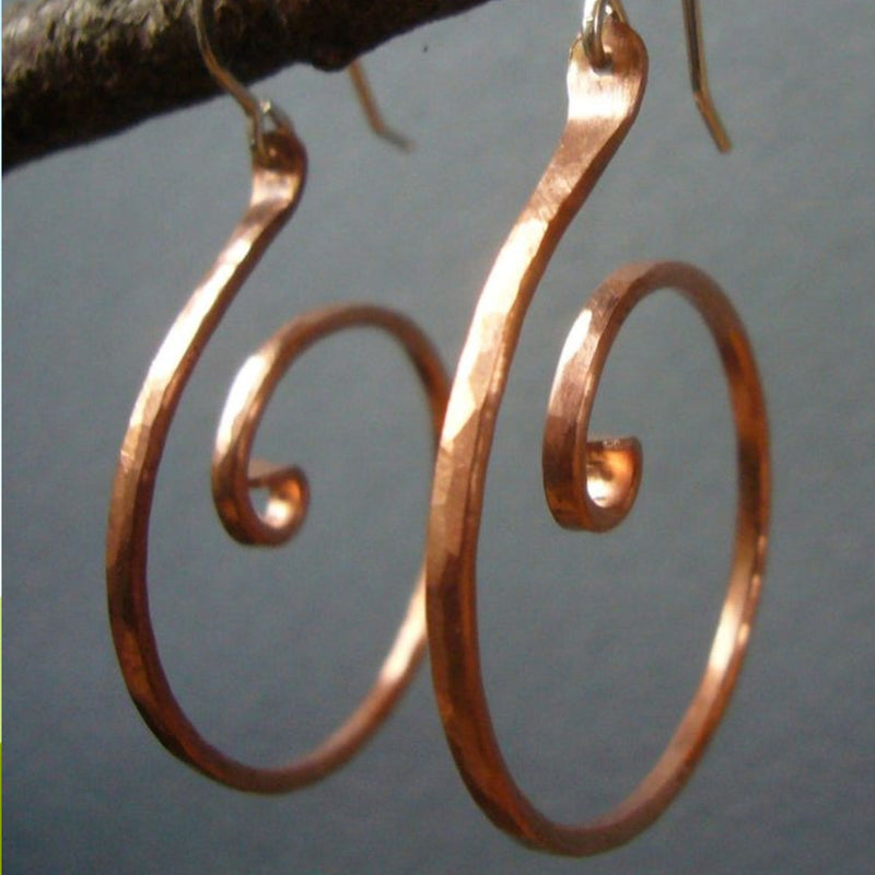 Romantic Gold Earring for Special Moments