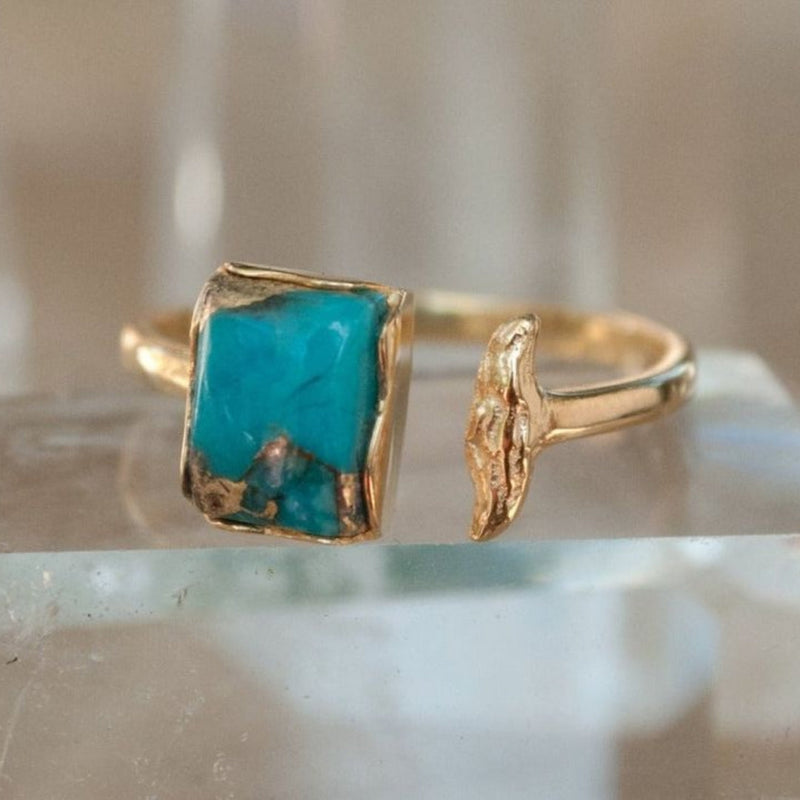 Charming Gold Ring for Any Occasion