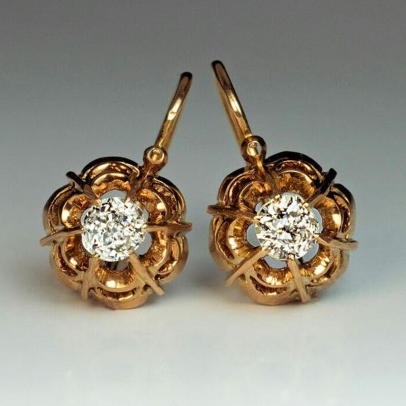 Charming Gold Earring for Any Occasion