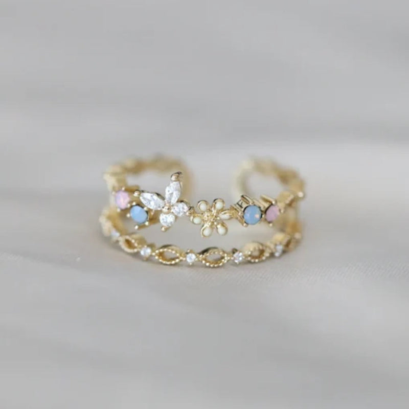 Classic Gold Ring with Timeless Appeal