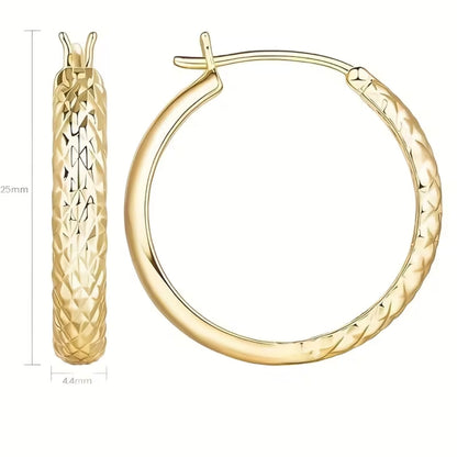 Charming Gold Earring for Any Occasion