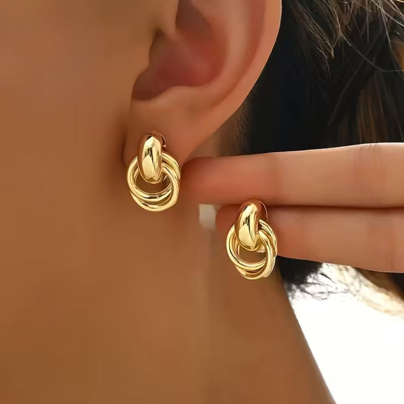 Elegant Gold Earring for Every Occasion