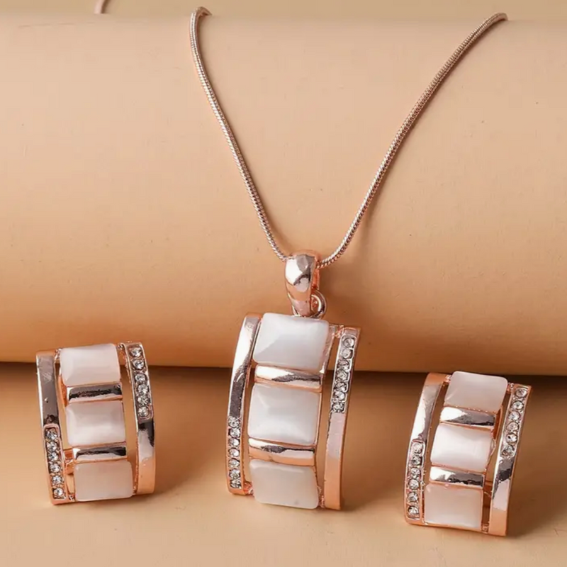 Stunning Gold Set for Daily Wear