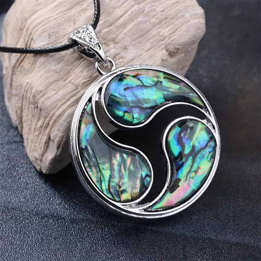 Nature Black Helix Chromatic Necklace