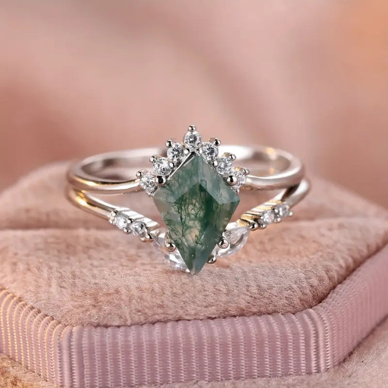 Charming Silver Ring for Any Occasion