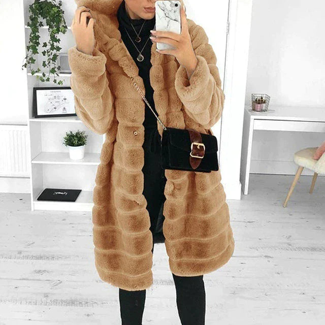 JO | Fluffy faux fur coat