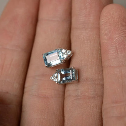 Charming Silver Earring for Any Occasion