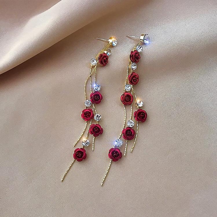 Charming Earring for Any Occasion