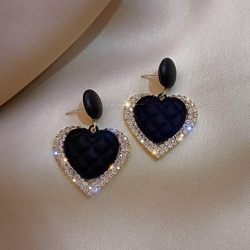 Elegant Gold Earring for Every Occasion
