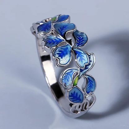 Classic Silver Ring with Timeless Appeal