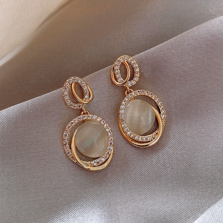 Charming Earring for Any Occasion