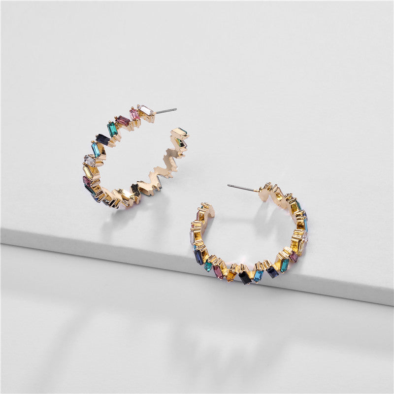 Beautiful Gold Earring with Unique Style
