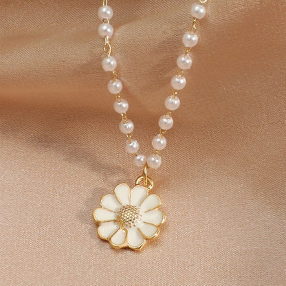 Beautiful Pearl Pendant with Unique Style