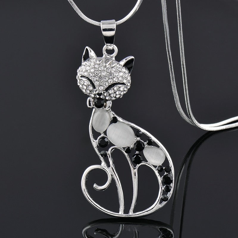 Romantic Silver Necklace for Special Moments