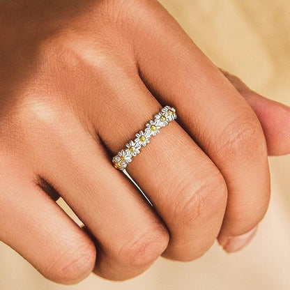 Charming Silver Ring for Any Occasion