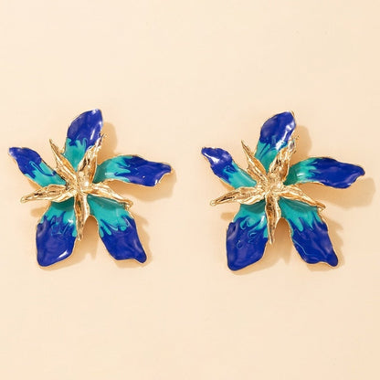 Stunning Gold Earring for Daily Wear