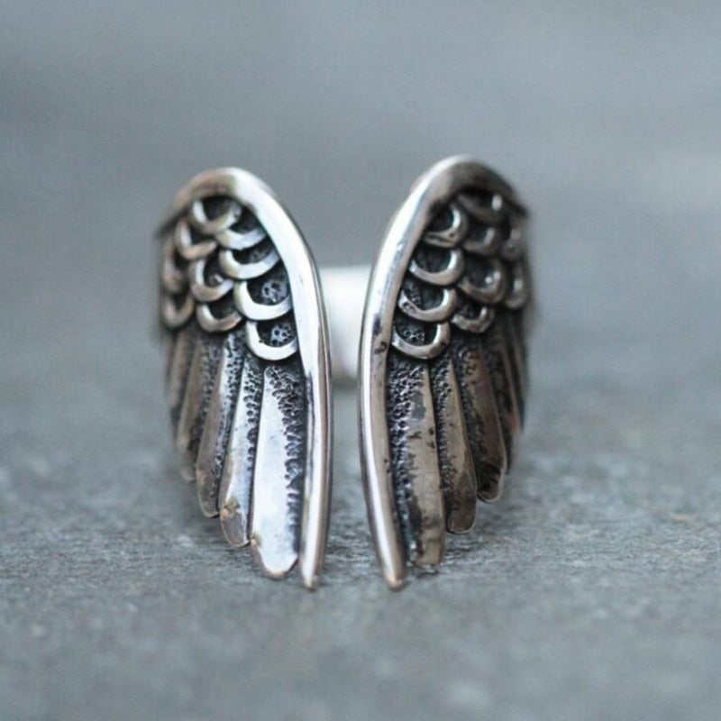 Charming Silver Ring for Any Occasion