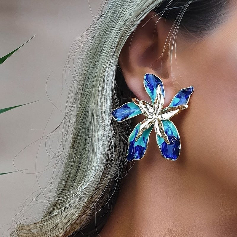 Stunning Gold Earring for Daily Wear