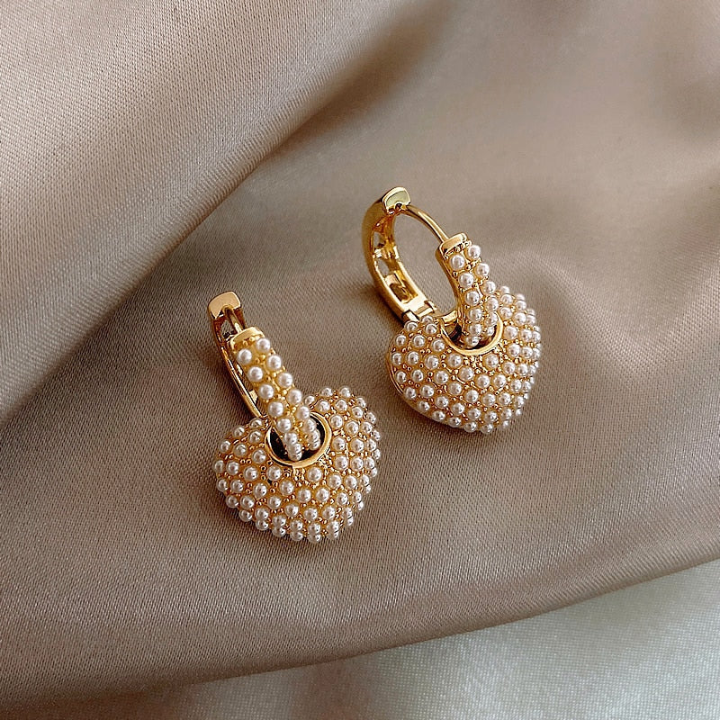 Beautiful Gold Earring with Unique Style