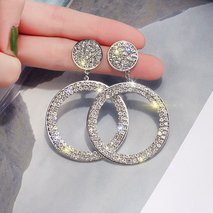 Beautiful Gold Earring with Unique Style