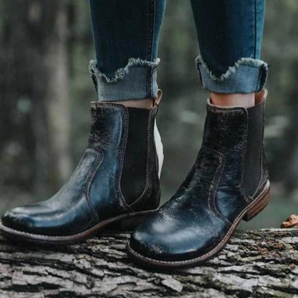 JO | Fashionable supportive orthopaedic shoes