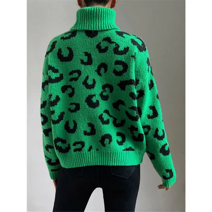 JO | Turtleneck with leopard pattern