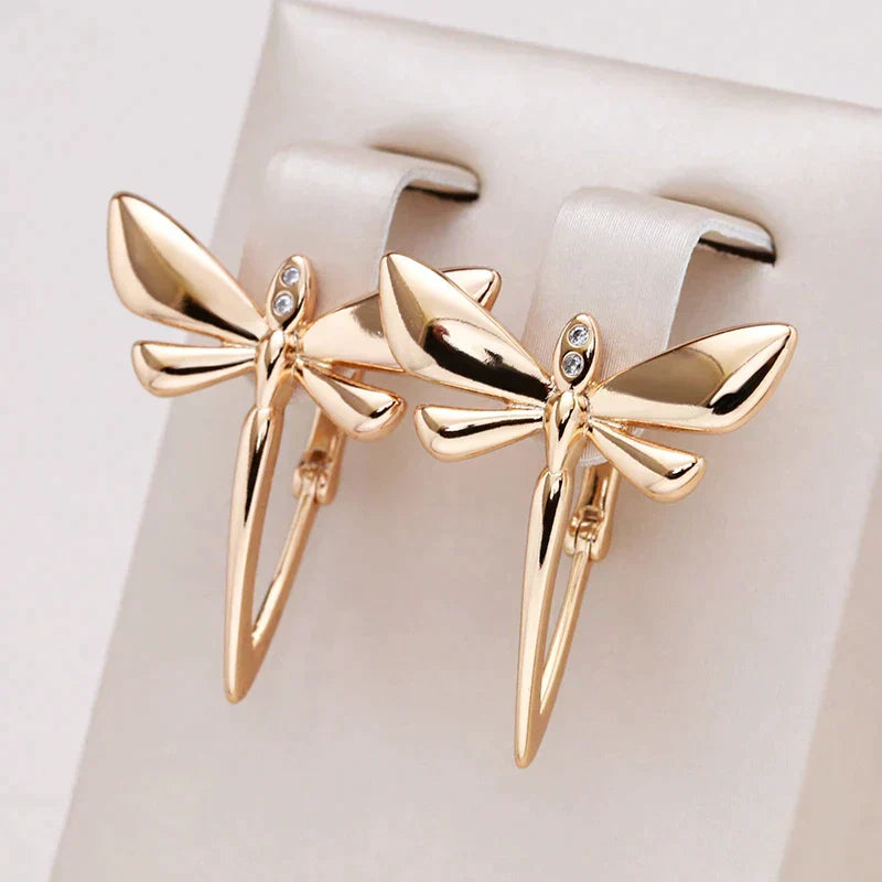 Charming Gold Earring for Any Occasion