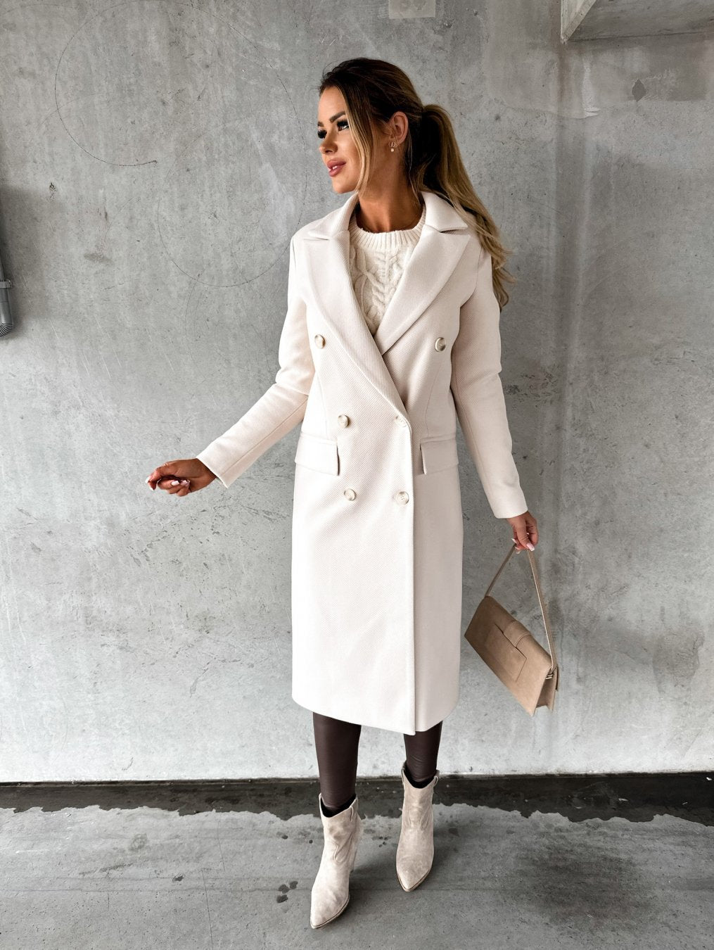 JO | Elegant long jacket for women