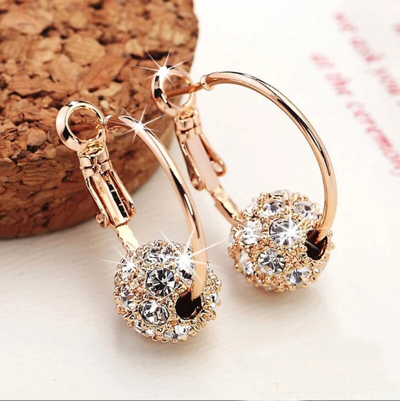 Elegant Gold Earring for Every Occasion