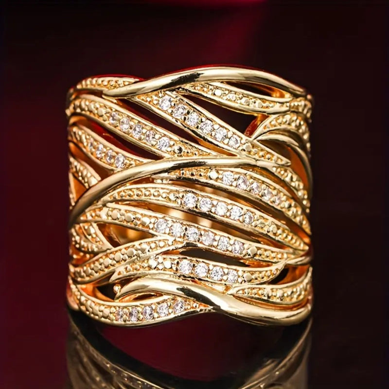 Classic Gold Ring with Timeless Appeal