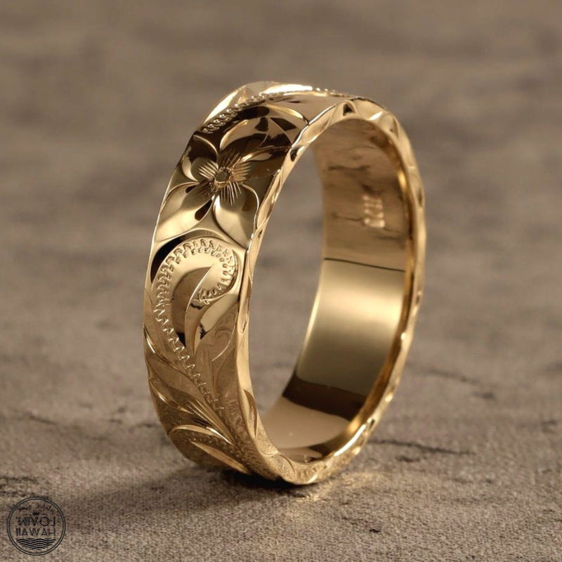 Classic Gold Ring with Timeless Appeal
