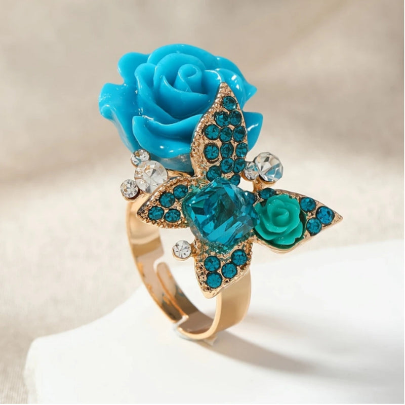 Classic Gold Ring with Timeless Appeal