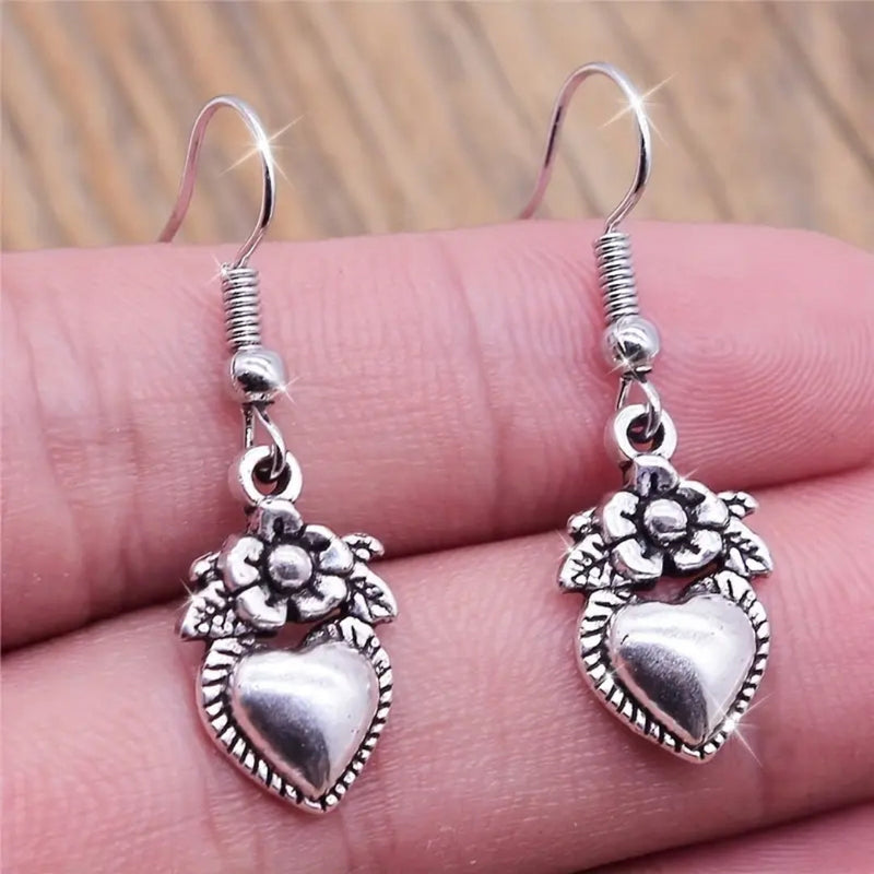 Beautiful Silver Earring with Unique Style