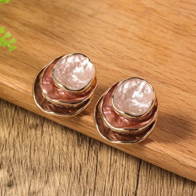 Stunning Gold Earring for Daily Wear