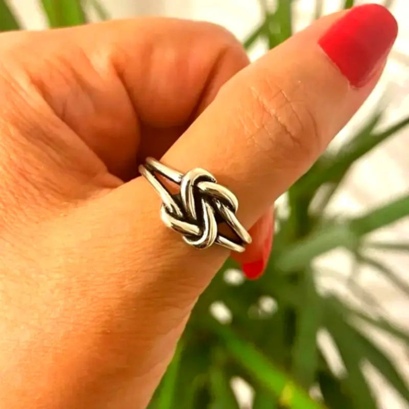 Classic Silver Ring with Timeless Appeal